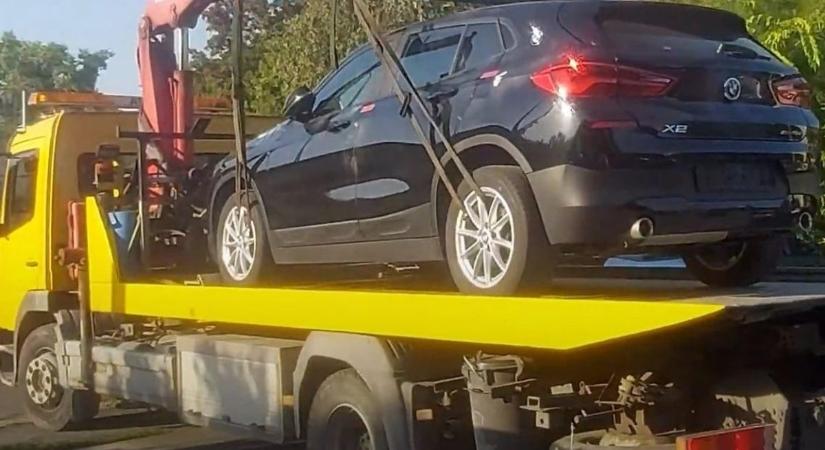 Ezzel az egyszerű trükkel percek alatt lopott el autókat a magyar páros