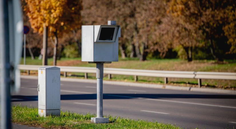 Három új traffipax: saját zsebből üzen hadat a gyorshajtóknak Siófok