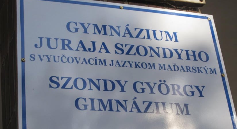 Franciaországban hagytak nyolc ipolysági gimnazistát, mert a kirándulás utolsó éjszakáján rosszul viselkedtek