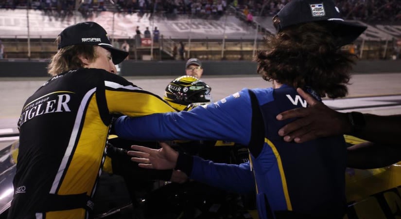 Összeverekedtek az ütközésük után a NASCAR bajnokesélyesei