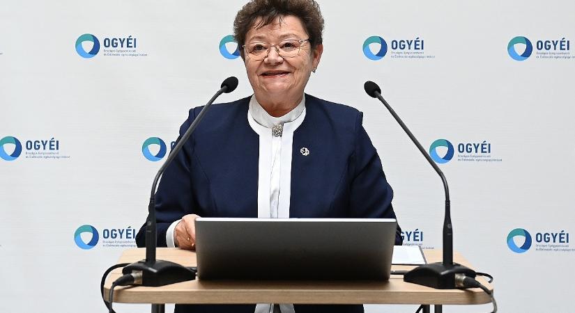 Kéz a kézben kísért idén a covid és az influenza, most híreket közölt Müller Cecília