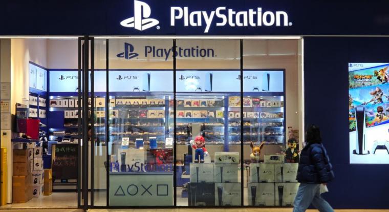 Felháborodás ide vagy oda, a Sony nem fog visszatáncolni a lemezes játékok kinyírásából