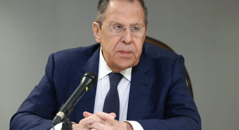 Lavrov szerint a NATO fenyegető lépéseket tett Oroszország irányába