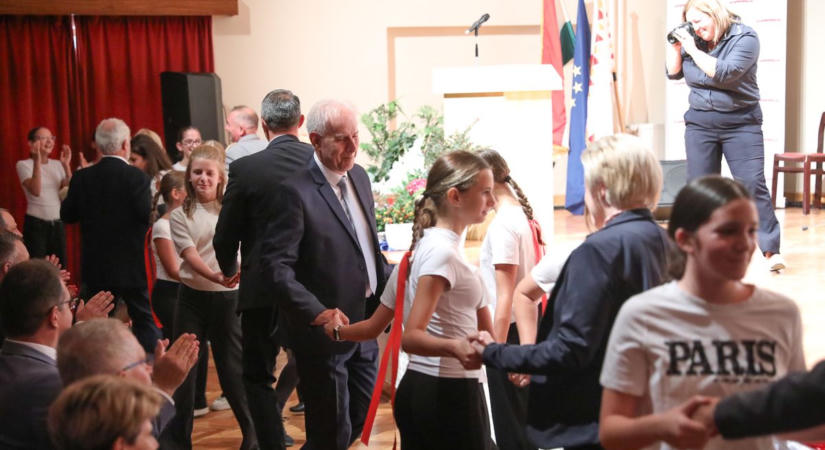 Huszonöt éve kapott városi rangot Répcelak - Az ünnepen tizennégy Pro Urbe-díjat adtak át - fotók