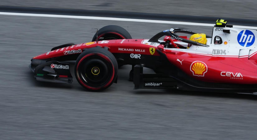 Hamilton megint feltartott valakit, a Ferrarit büntették