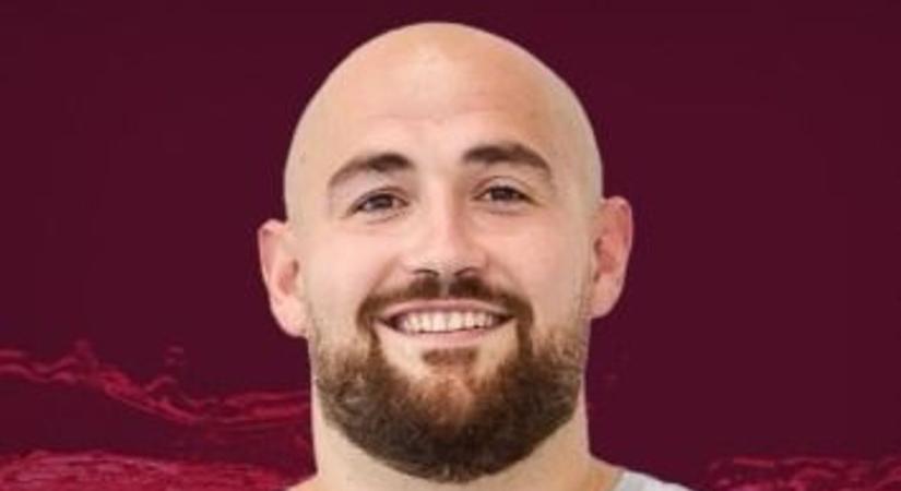 Korábban a Galatasarayban és Bukarestben is játszott, most Debrecenben folytatja a pályafutását