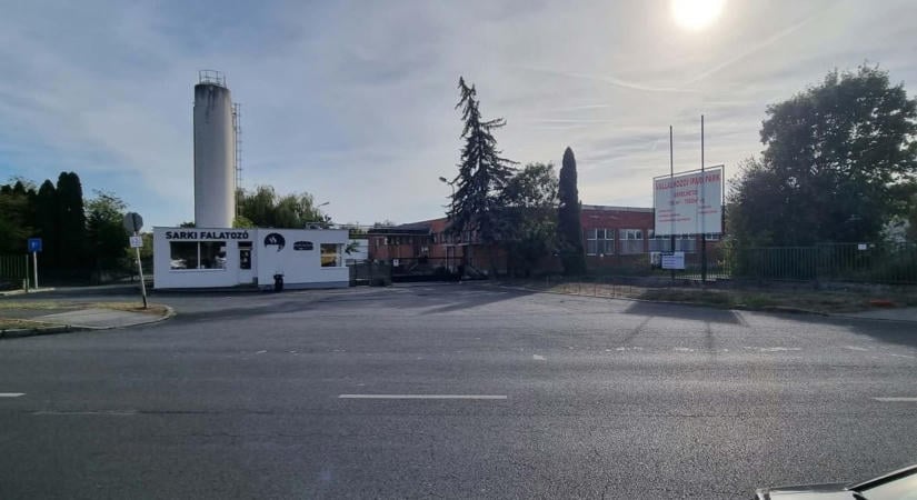Kiderült, mi épülhet a régi kenyérgyár területén Tapolcán