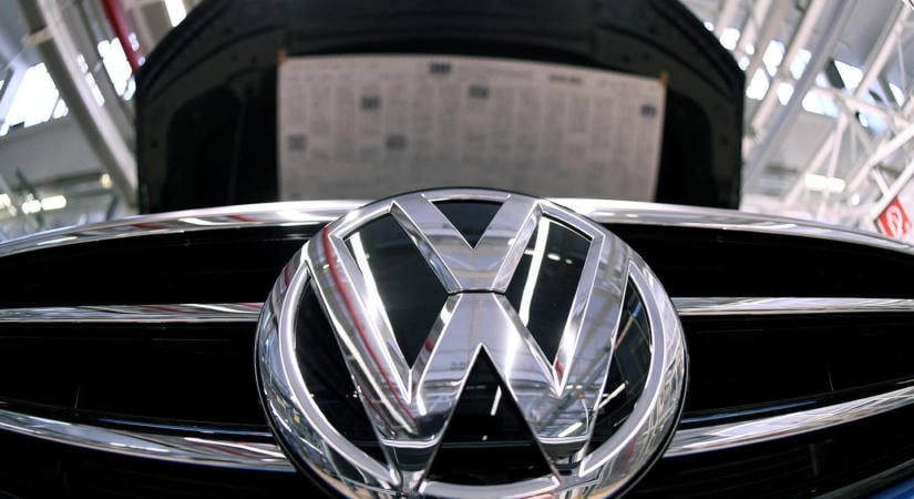275 ezer alkalmazott nem kapna fizetésemelést a következő négy évben: így számol a Volkswagen