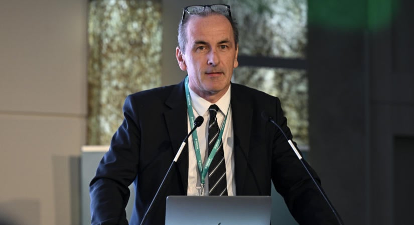 Fordulat az egészségügyben: évi 500 milliárd pluszt és nagy átalakítást ígér Hegedűs Zsolt