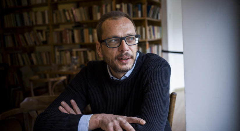 A stand-up és az irodalom metszéspontja