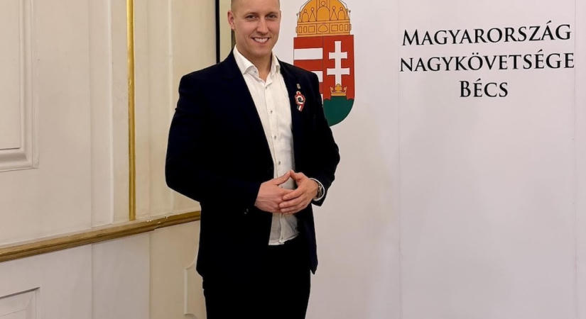 45 millió forintot utalt vissza az NKA-tól kapott támogatásból a Juhász Balázshoz, Abda önkormányzati képviselőjéhez, a bécsi Fidelitas csoport alapítójához köthető két egyesület