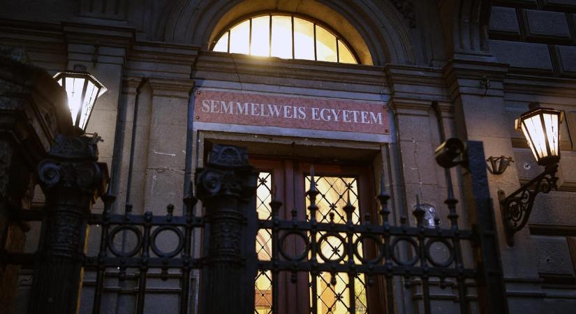 Készenléti rendőrök voltak a Semmelweis Egyetemen