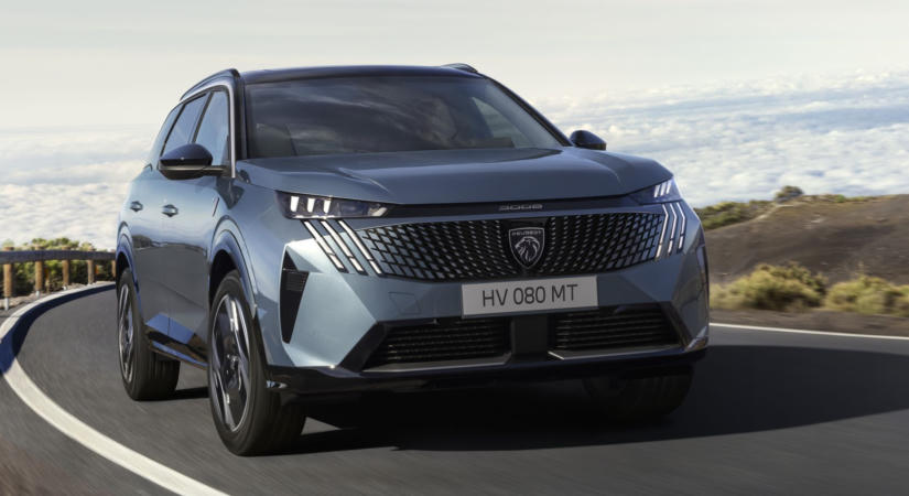 Hétszemélyes, elektromos – Peugeot e-5008-teszt