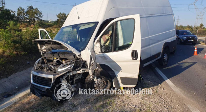 Öt tűz, két baleset, három sérült – embert próbáló napon álltak helyt megyénk tűzoltói ( fotók)