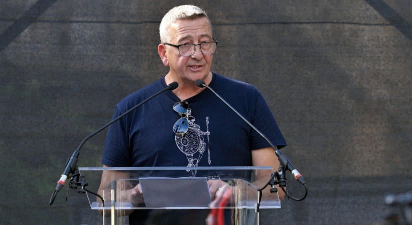 Terror Háza-tüntetés: Schmidt Máriánál csak Bayer Zsolt fogalmazott keményebben