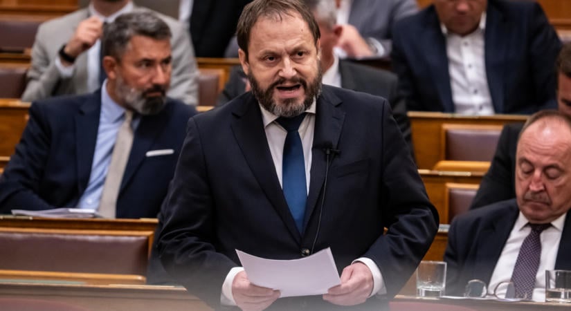 Kármán András elmondta, mi a kormány terve, már 2032-ben jöhet az euró