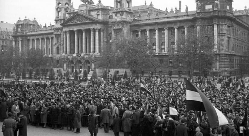 Október 23.: Megrázó és ritka képsorok kerültek elő az 1956-os forradalomról