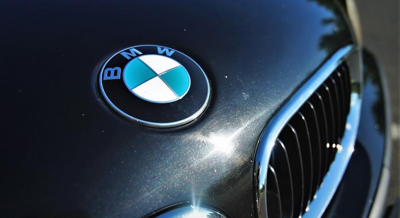 Keményen odaszúrt ügyfeleinek a BMW