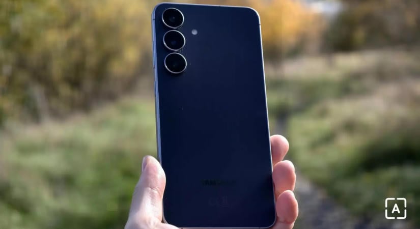 Már dobozból is kivették a Samsung Galaxy S26 FE-t – napokkal a bemutató előtt lebukott az új Fan Edition