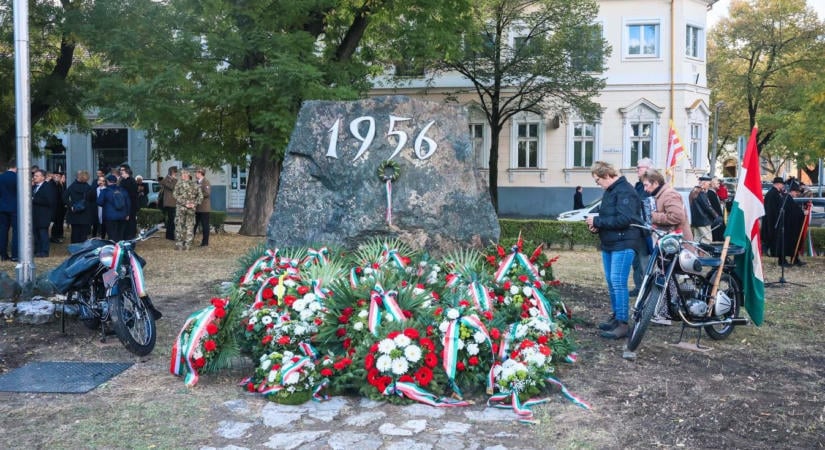 „Ez a szabadság ünnepe, nemcsak a gyászé” – fotón és videón mutatjuk, hogyan ünnepelt Eger október 23-án