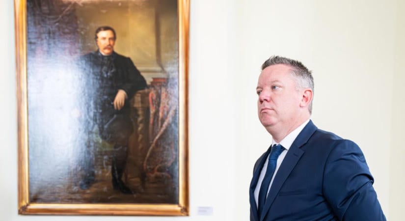 9000 fős a rendőrhiány; visszakapják nevüket a tűzoltók