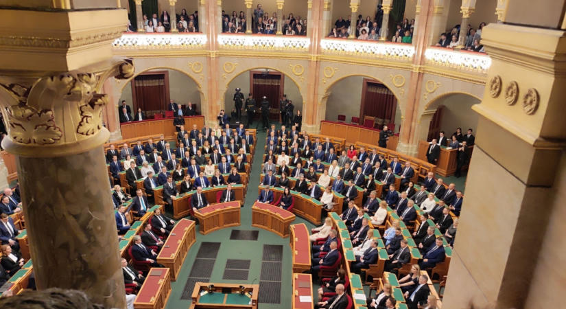 11 év után visszatér a parlamenti közvetítés a köztelevízióra