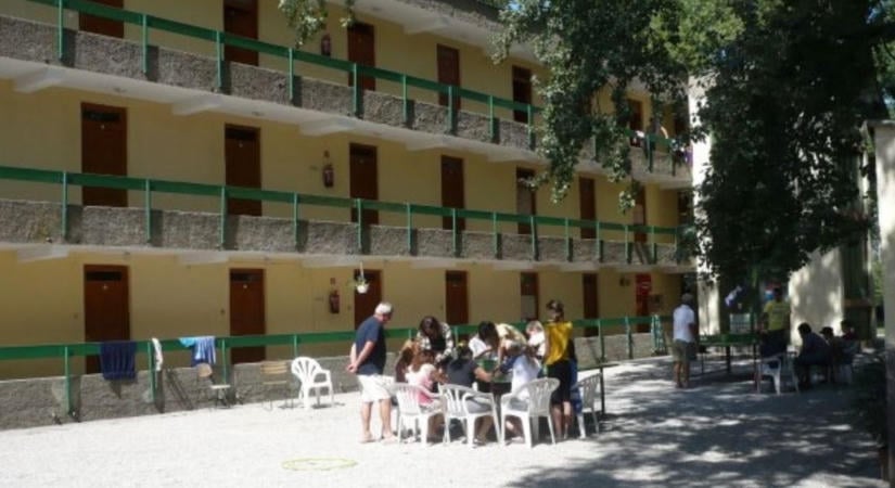 Így menti meg Bonyhád a helyi gyerekek kedvenc balatoni táborát
