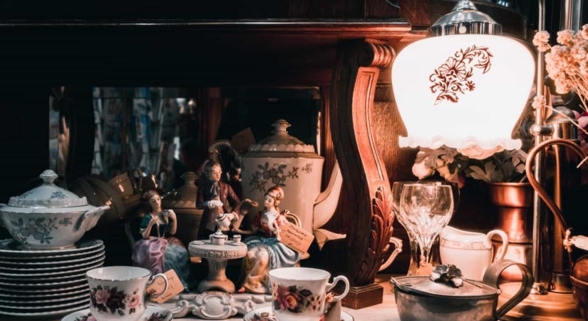 Tényleg jó ötlet volt a nagyinak porcelánba fektetni?