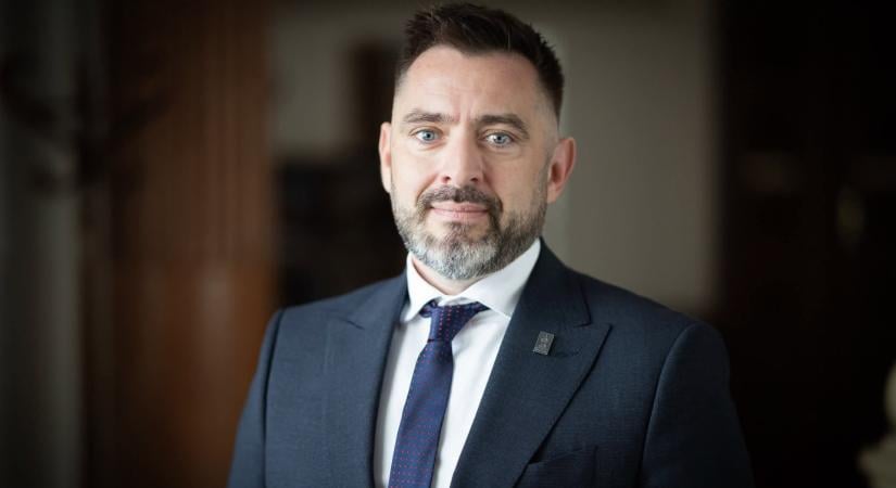 Három országos kulturális intézmény vezetőjét menesztették az átvilágítások után