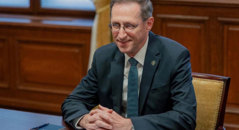 MNB-botrány: Varga Mihályék 30 ezer oldalnyi iratot adtak át a vizsgálóbizottságnak