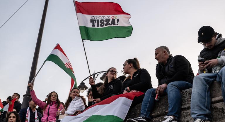 Medián: az emberek kedvelik a Tisza-kormány minisztereit, Orbán Viktorról is ítéletet mondtak