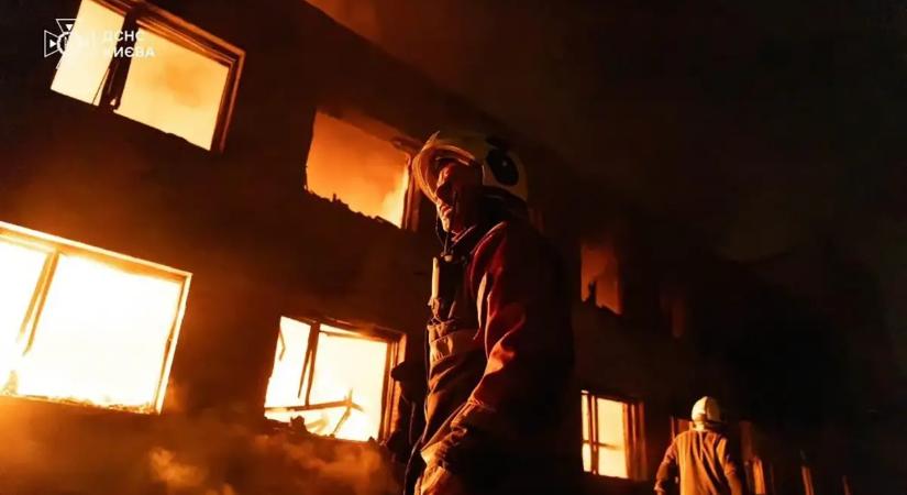 Lakóházakat és civil létesítményeket ért orosz dróntámadás keddre virradóra Ukrajnában