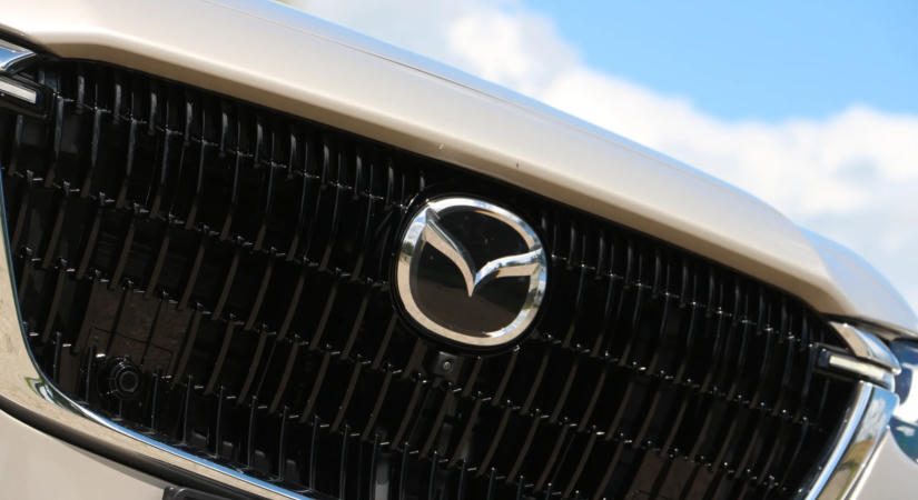 Hivatalos: visszatér a Mazda legkisebb SUV-ja! Ezt lehet eddig tudni róla!