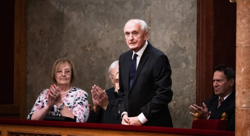 Baka András a Sándor-palota hivatalvezetőjének nevezte ki Sulyok Tamás emberét