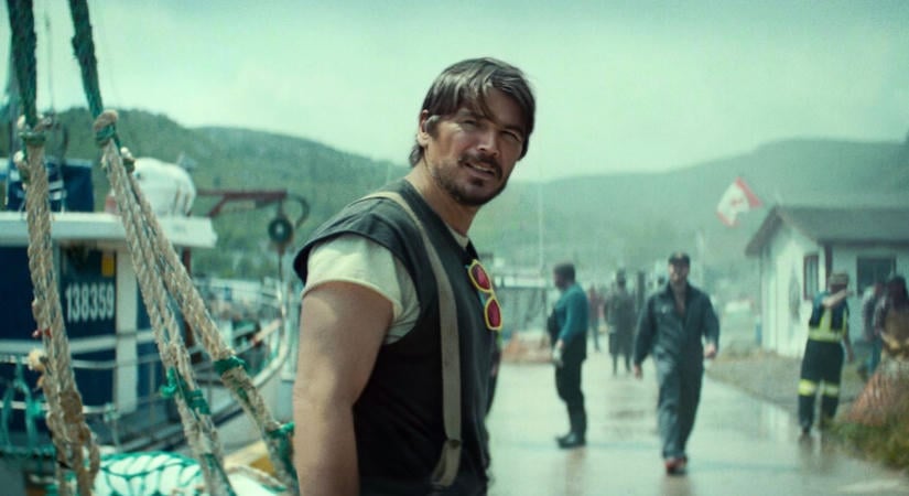 Már holnap a Netflixen: Titokzatos tengeri szörny tart rettegésben egy kisvárost Josh Hartnett új thrillersorozatában