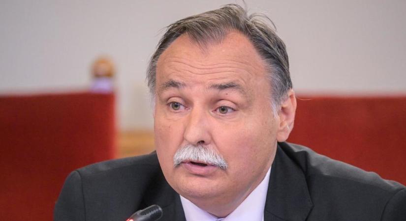 Gajdos László kezdeményezi a kotorékvadászat betiltását