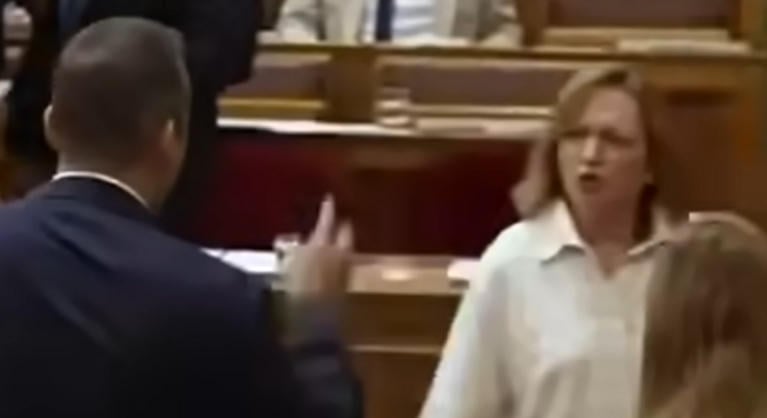 A Tisza frakcióvezetője kiabálva kérte számon Toroczkai Lászlóékat az ülés szünetében