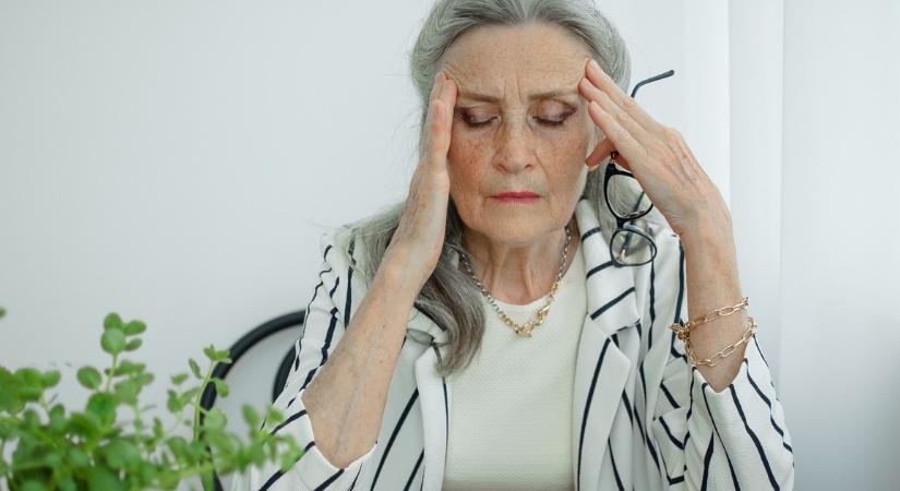 Menopauza alatt minden stresszesebbnek tűnik? Ezért boríthatja fel a hormonváltozás az egész idegrendszert