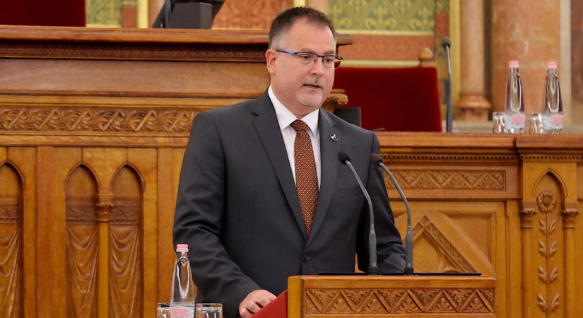 Nem mond le az Állami Számvevőszék éléről Windisch László