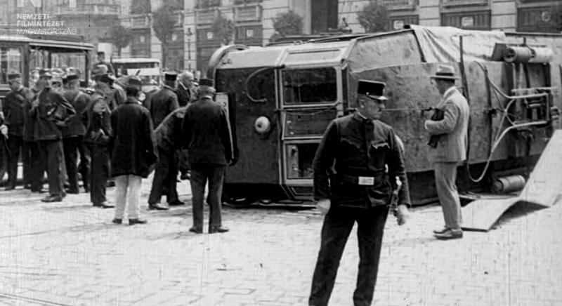 Rekorder éhezőművésznő és felborult belvárosi villamos borzolta a kedélyeket: a Ma 100 éve filmhíradóban meg is mutatták őket