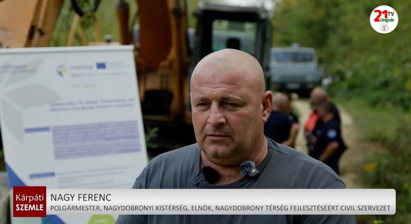 Új munkagéppel és közös gyakorlattal erősítik a katasztrófa-megelőzést Nagydobronyban (videó)