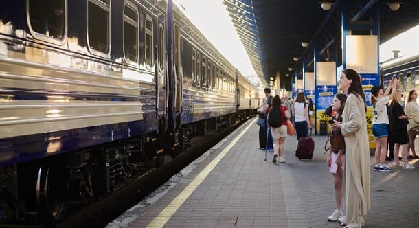 Két népszerű nyugat-ukrajnai vonat közlekedését is megszünteti az Ukrzaliznicja