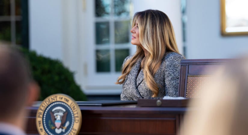 Egészen váratlan közleményt adott ki a Fehér Ház Donald Trump felesége kapcsán