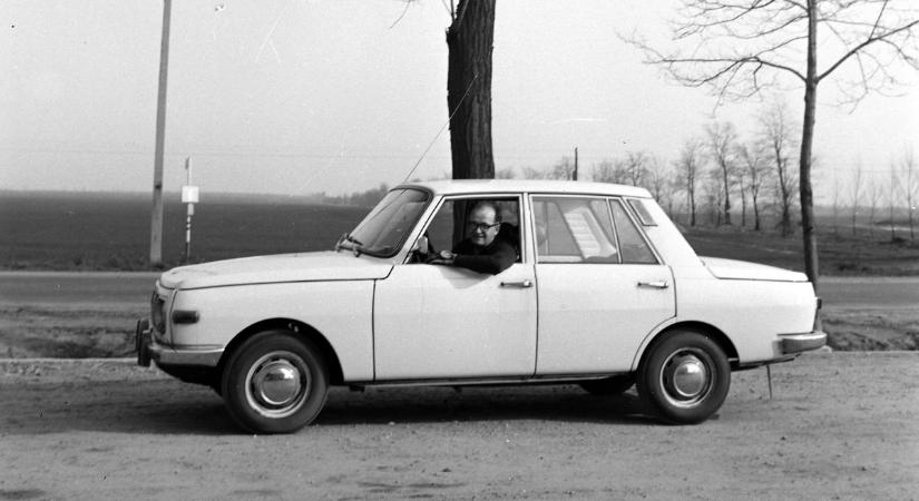 Kétütemű motorfüst és jellegzetes hang - ezek az autók uralták a Kádár-korszak útjait fotók