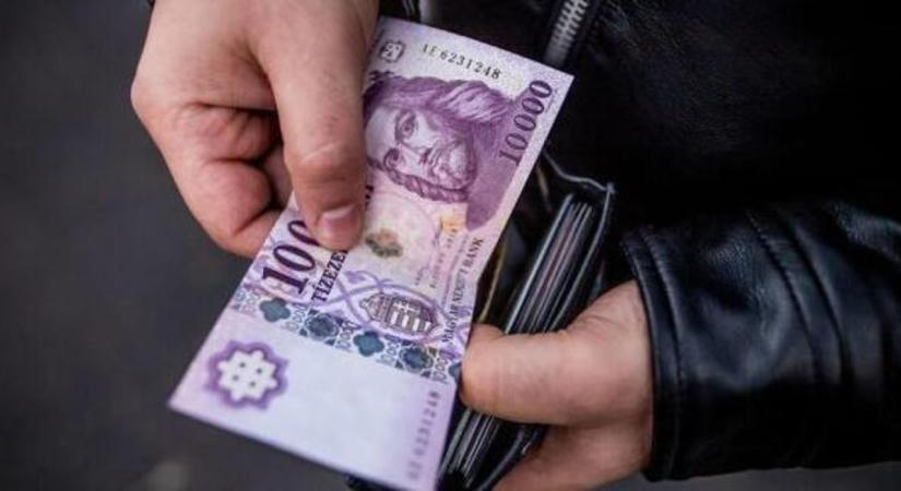 Szóra sem érdemes a forint csekély gyengülése