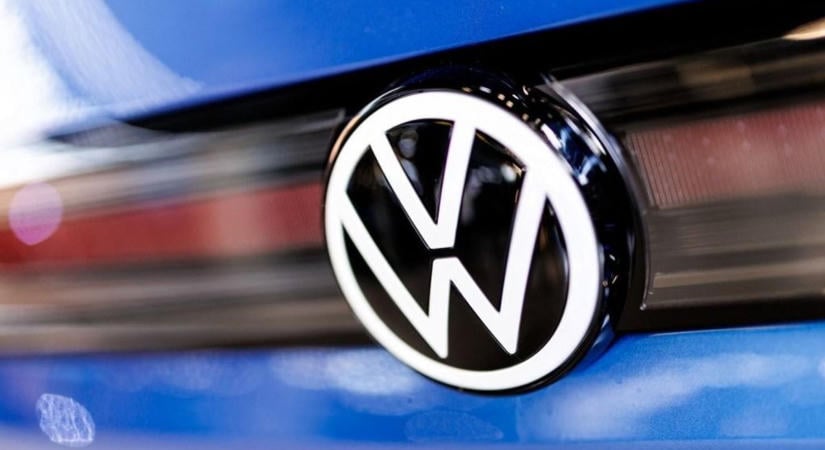 Újabb dráma a Volkswagennél: kiesett a világ a egyik legfontosabb részvényindexből, tovább szakadhat az árfolyam –„egzisztenciális a kockázat"