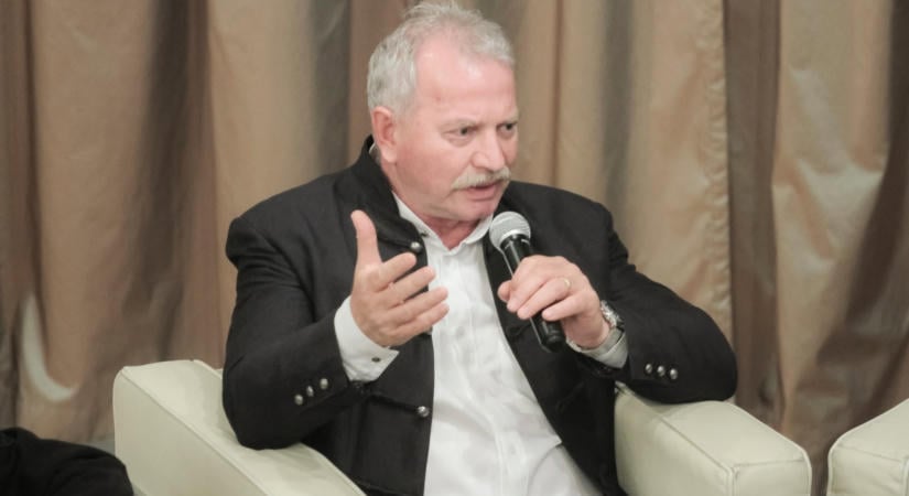 Bencsik András szerint félrevezették a nyilvánosságot a jobboldali elemzők, Deák Dánieltől is bocsánatkérést vár