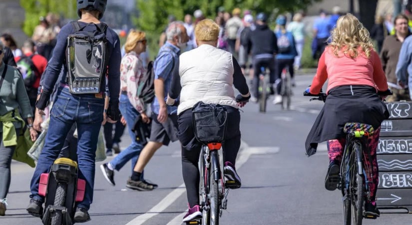 Szigorítaná az elektromos rollerek használatát a kormány a társadalmi egyeztetések eredményei alapján