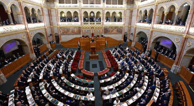 Felháborodott a 100 Tagú Cigányzenekar vezetője, hogy kivonult a Mi Hazánk a tamburás gyerekek előadásáról