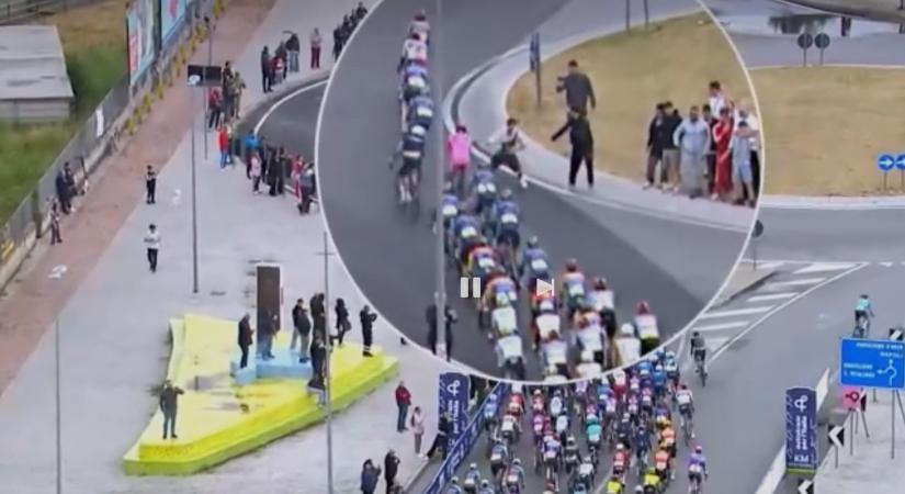 Ijesztgette és lökdöste a kerékpárosokat a Giro d'Italia idióta nézője, lecsaptak rá a rendőrök – videó